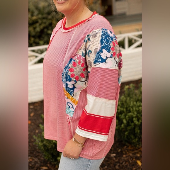 Plus Size Exposed Seam Printed Striped Round Neck Sweatshirt - Picture 2 of 5